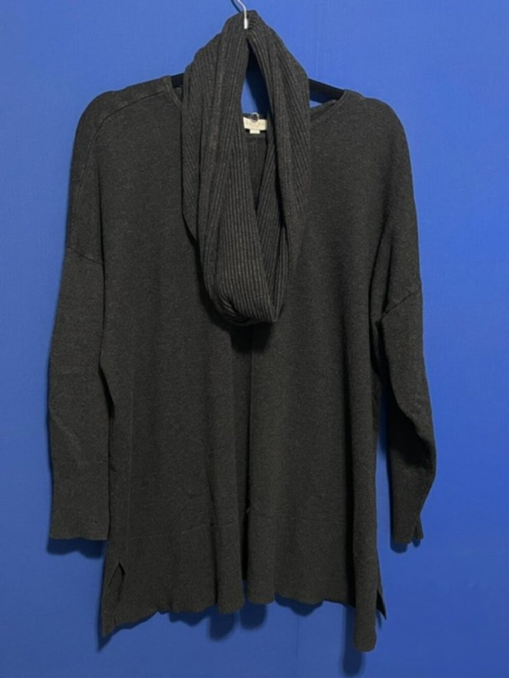 Laura Plus Grey Oversized Knit Sweater w/ matching Infinity Scarf - Size 2X